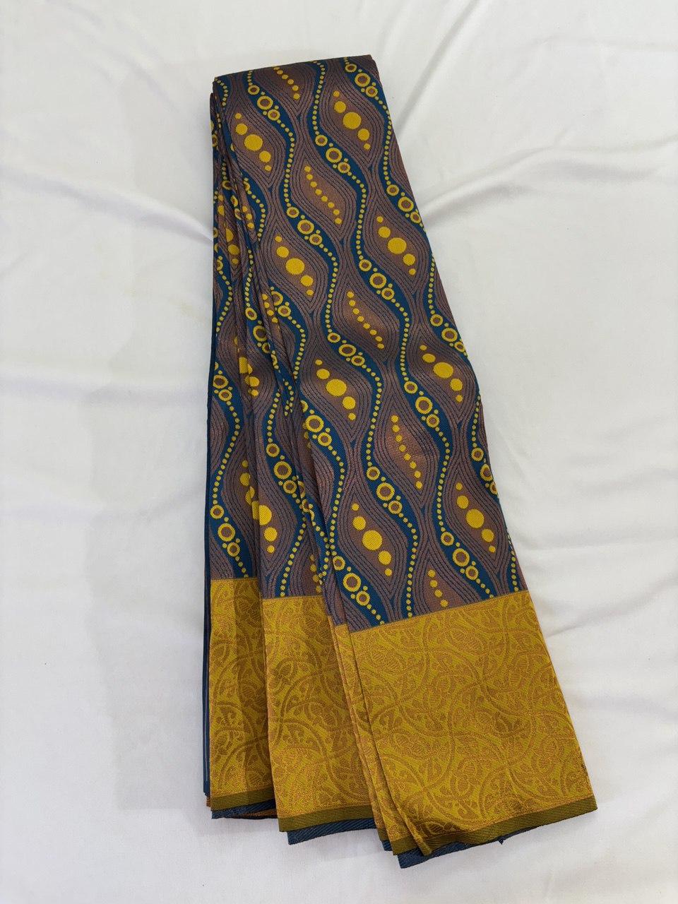 Kubera silk